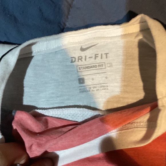 Nike t shirt - Picture 2 of 3